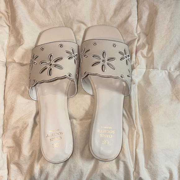 Oasis Society Shoes - Cream sandals